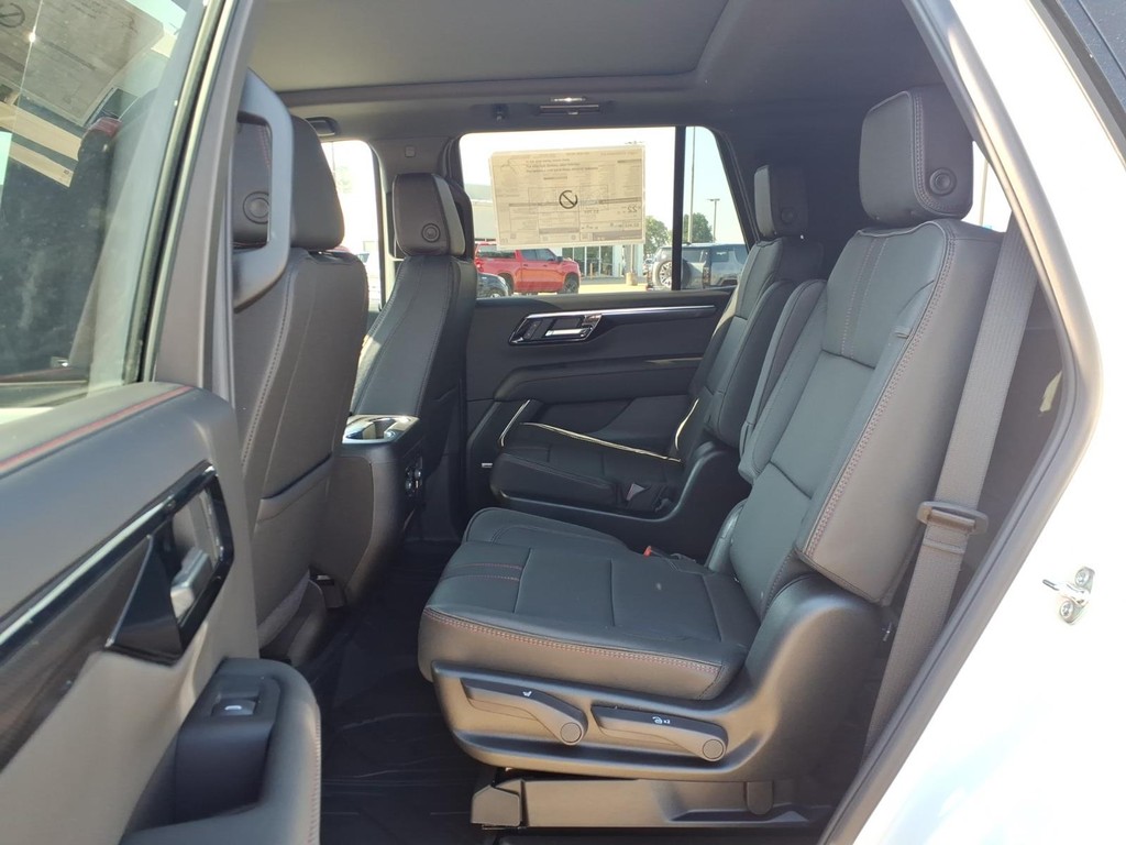 Chevrolet Tahoe Vehicle Full-screen Gallery Image 6