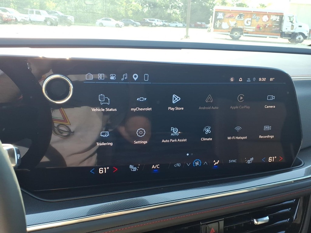 Chevrolet Tahoe Vehicle Full-screen Gallery Image 12