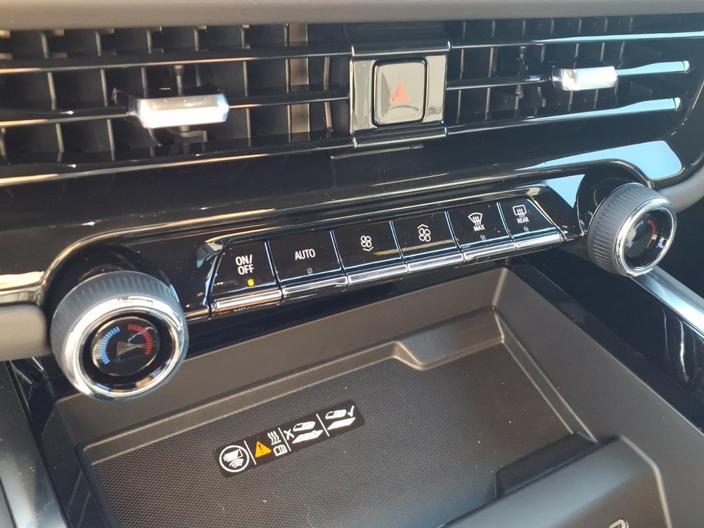 Chevrolet Tahoe Vehicle Full-screen Gallery Image 14
