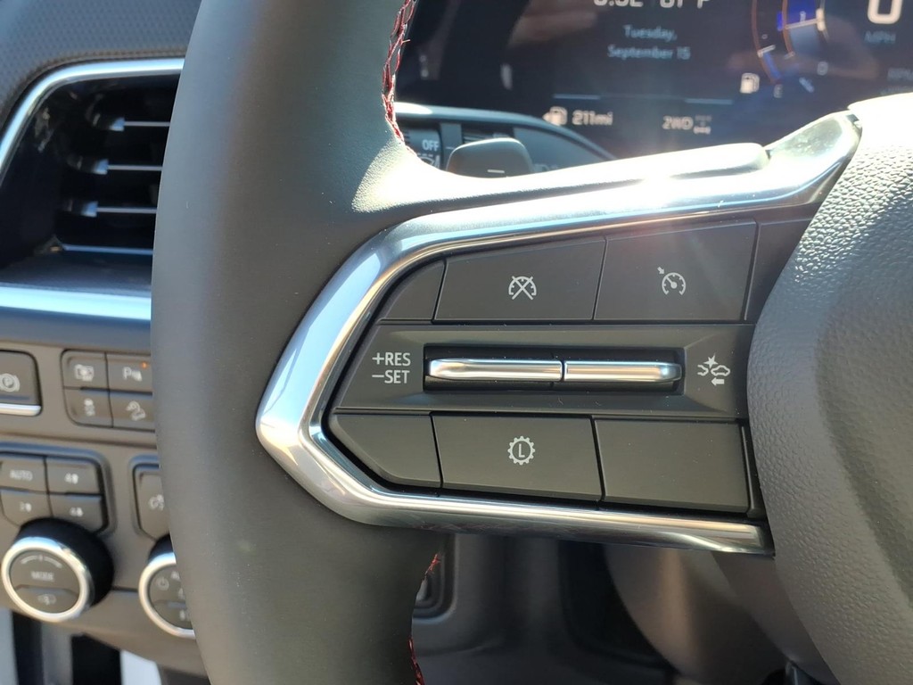 Chevrolet Tahoe Vehicle Full-screen Gallery Image 15