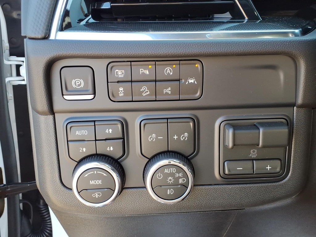 Chevrolet Tahoe Vehicle Full-screen Gallery Image 18
