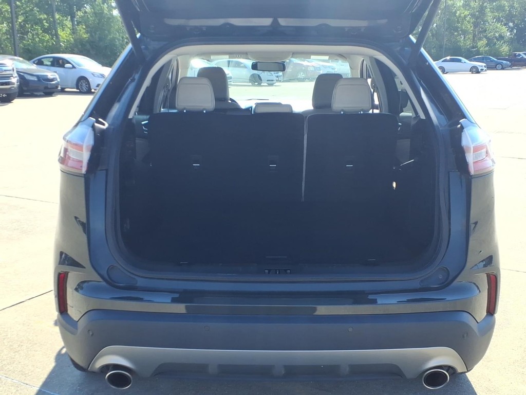 Ford Edge Vehicle Full-screen Gallery Image 05