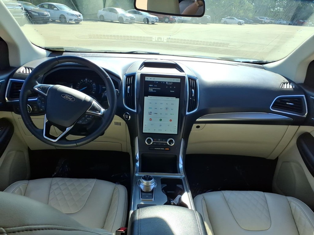 Ford Edge Vehicle Full-screen Gallery Image 07
