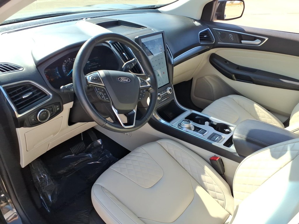 Ford Edge Vehicle Full-screen Gallery Image 11