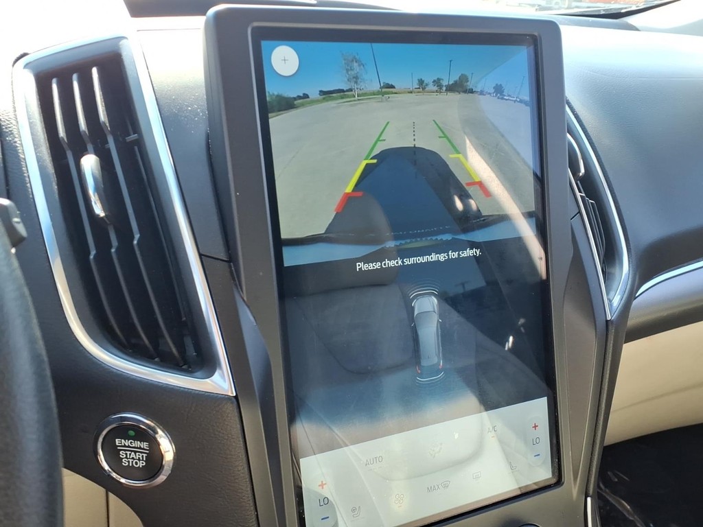 Ford Edge Vehicle Full-screen Gallery Image 13