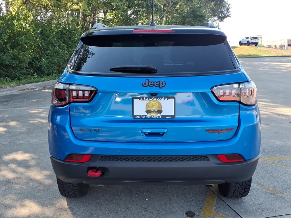 Jeep Compass Vehicle Full-screen Gallery Image 4