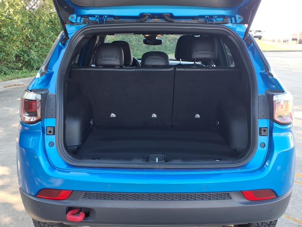 Jeep Compass Vehicle Full-screen Gallery Image 5