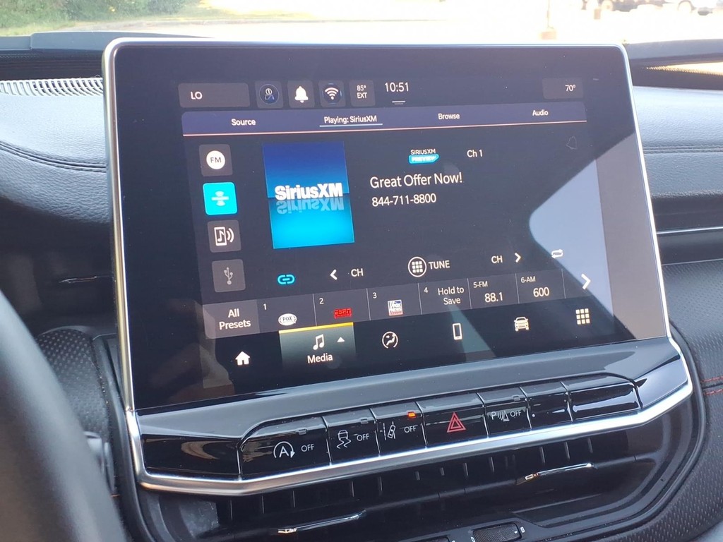 Jeep Compass Vehicle Full-screen Gallery Image 8