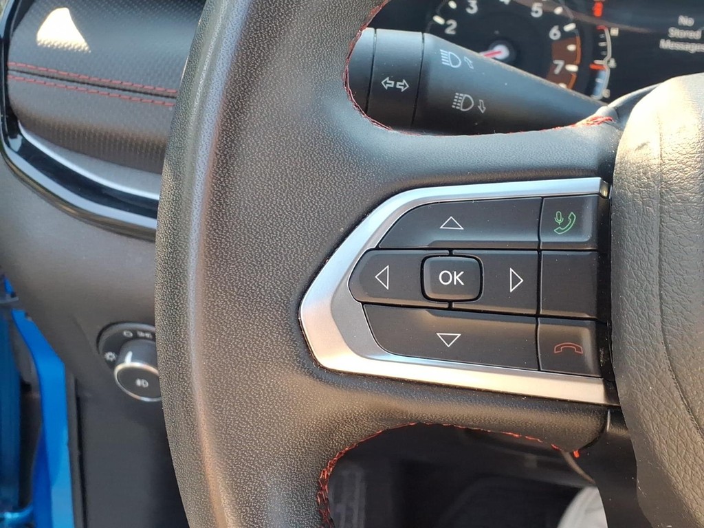 Jeep Compass Vehicle Full-screen Gallery Image 12