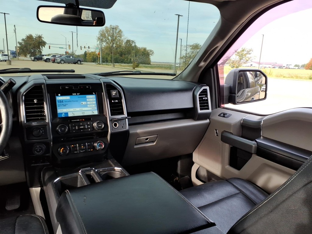 Ford F-150 Vehicle Full-screen Gallery Image 8
