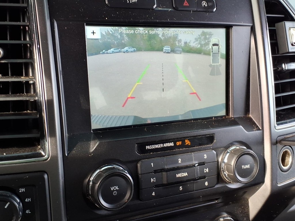 Ford F-150 Vehicle Full-screen Gallery Image 13