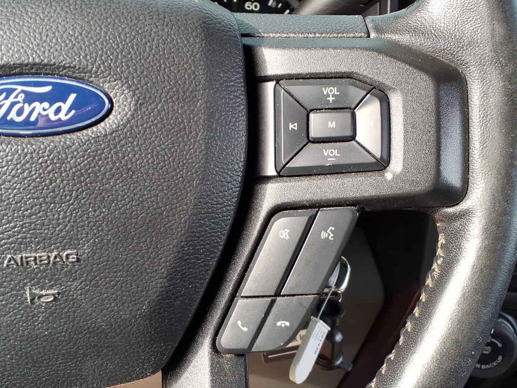 Ford F-150 Vehicle Full-screen Gallery Image 17