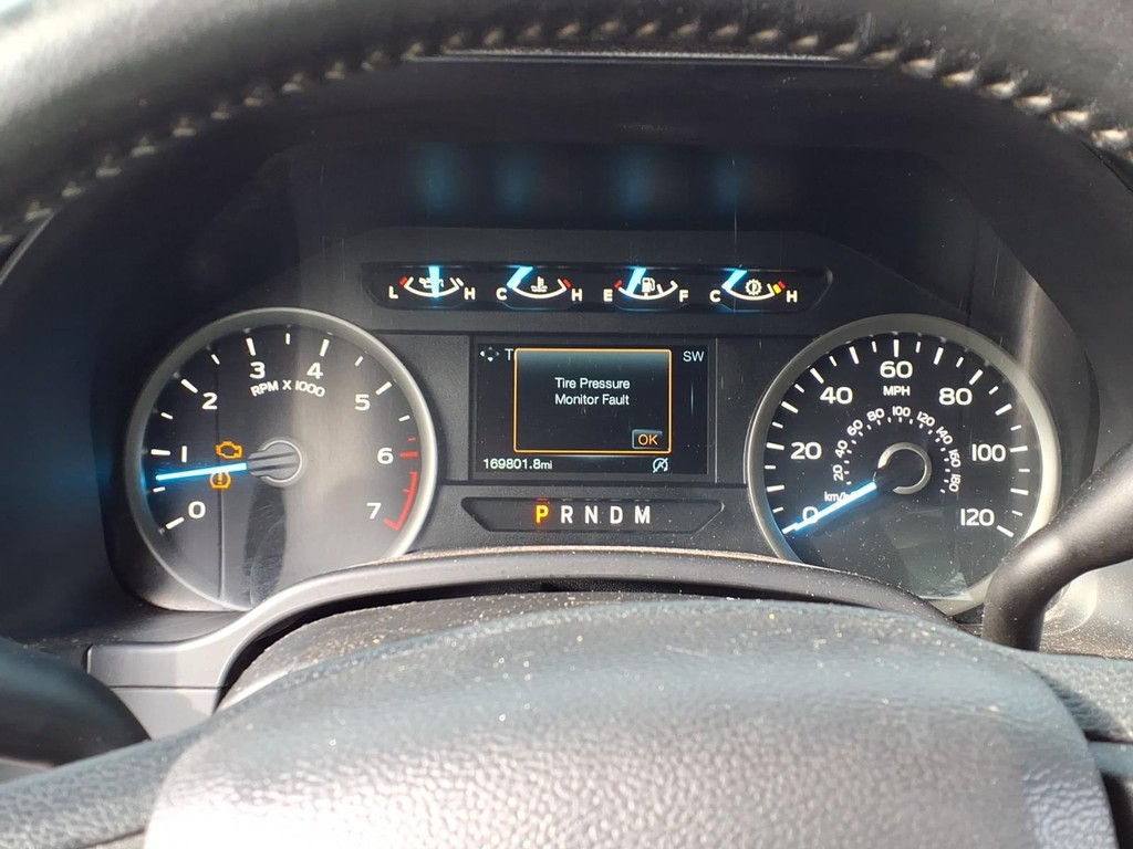Ford F-150 Vehicle Full-screen Gallery Image 18