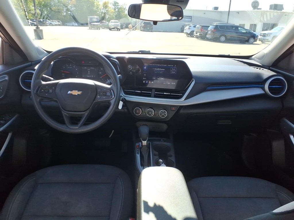 Chevrolet Trax Vehicle Full-screen Gallery Image 7