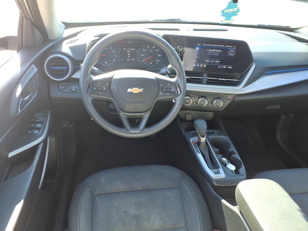 Chevrolet Trax Vehicle Full-screen Gallery Image 10