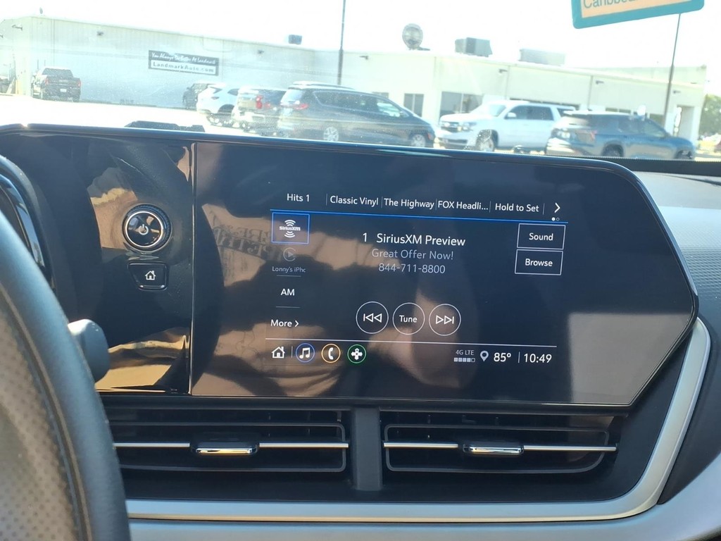 Chevrolet Trax Vehicle Full-screen Gallery Image 12