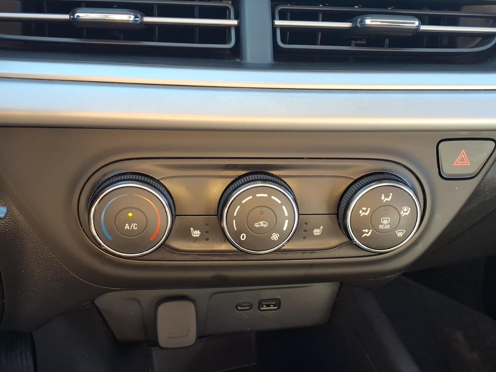 Chevrolet Trax Vehicle Full-screen Gallery Image 14