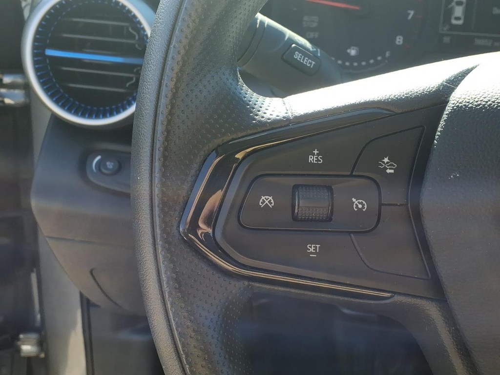 Chevrolet Trax Vehicle Full-screen Gallery Image 16