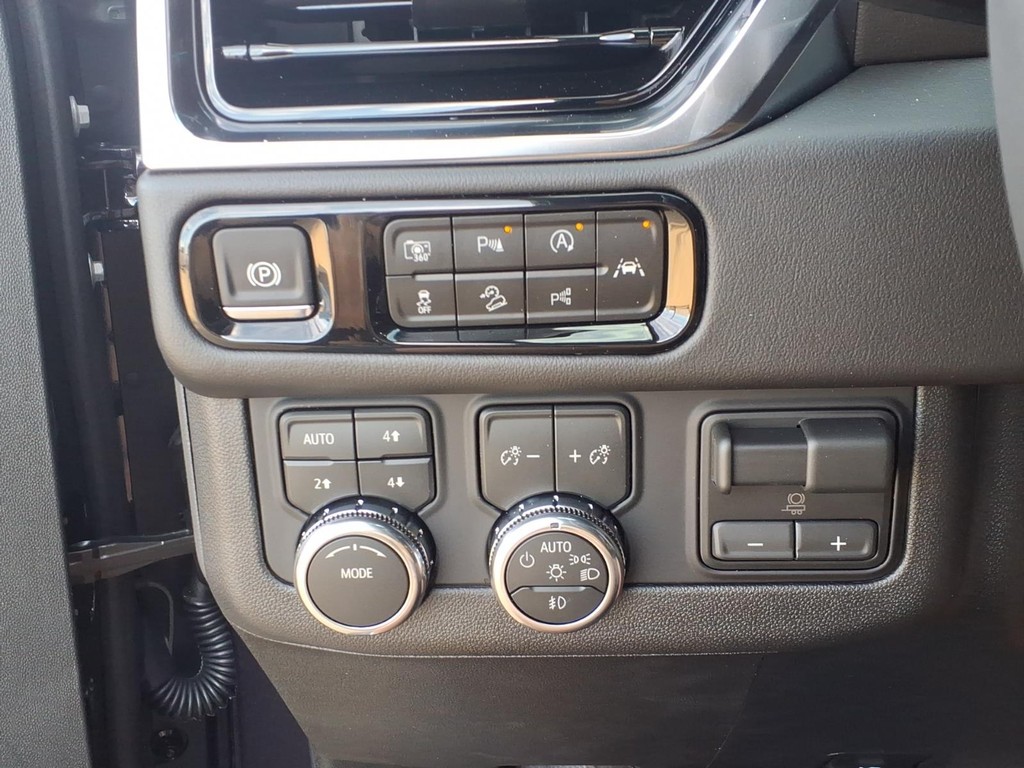GMC Yukon Vehicle Full-screen Gallery Image 19