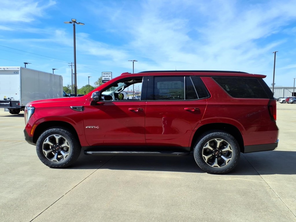 GMC Yukon Vehicle Full-screen Gallery Image 2