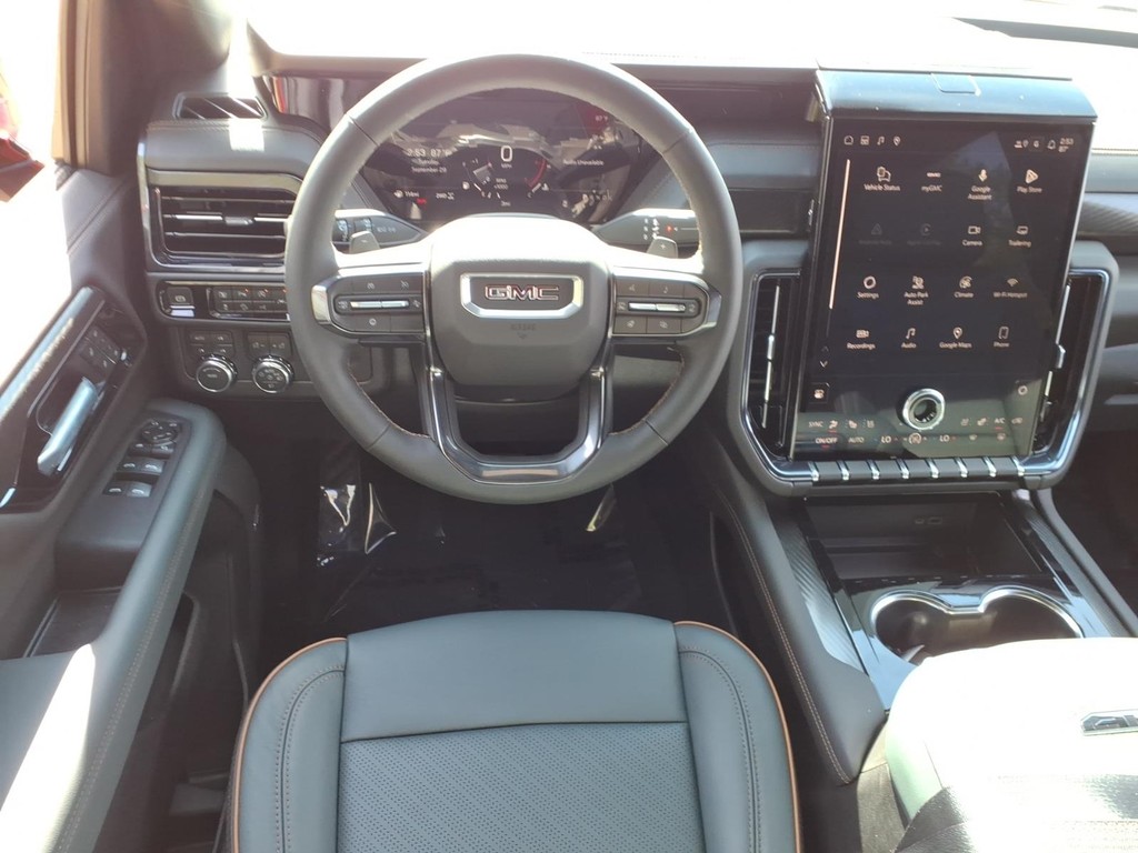 GMC Yukon Vehicle Full-screen Gallery Image 10