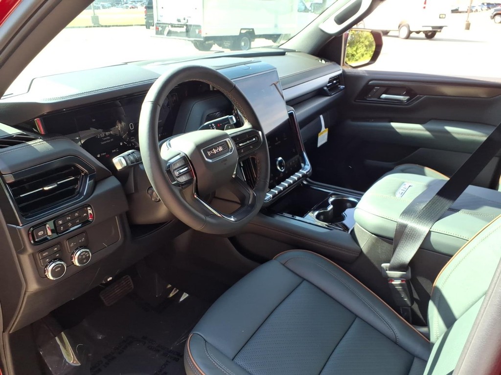GMC Yukon Vehicle Full-screen Gallery Image 11