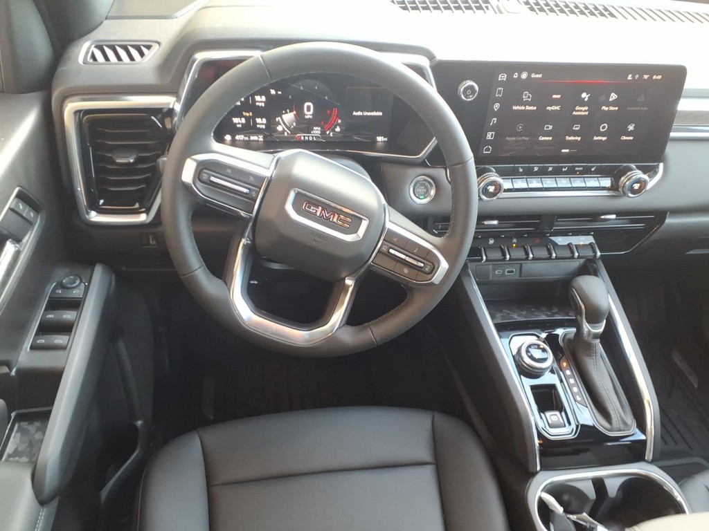 GMC Canyon Vehicle Full-screen Gallery Image 10