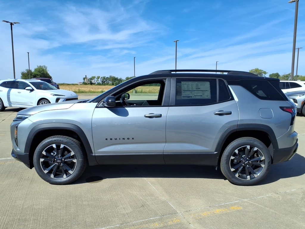 Chevrolet Equinox Vehicle Full-screen Gallery Image 2