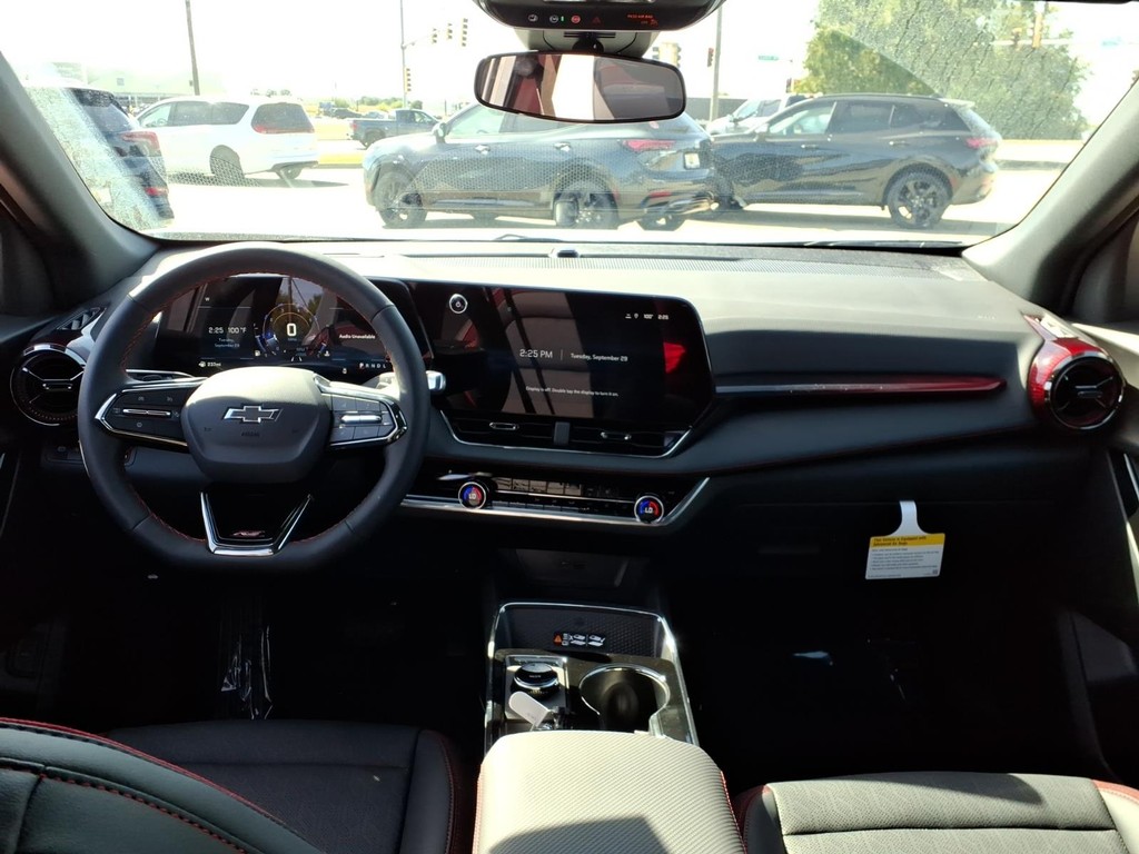 Chevrolet Equinox Vehicle Full-screen Gallery Image 7