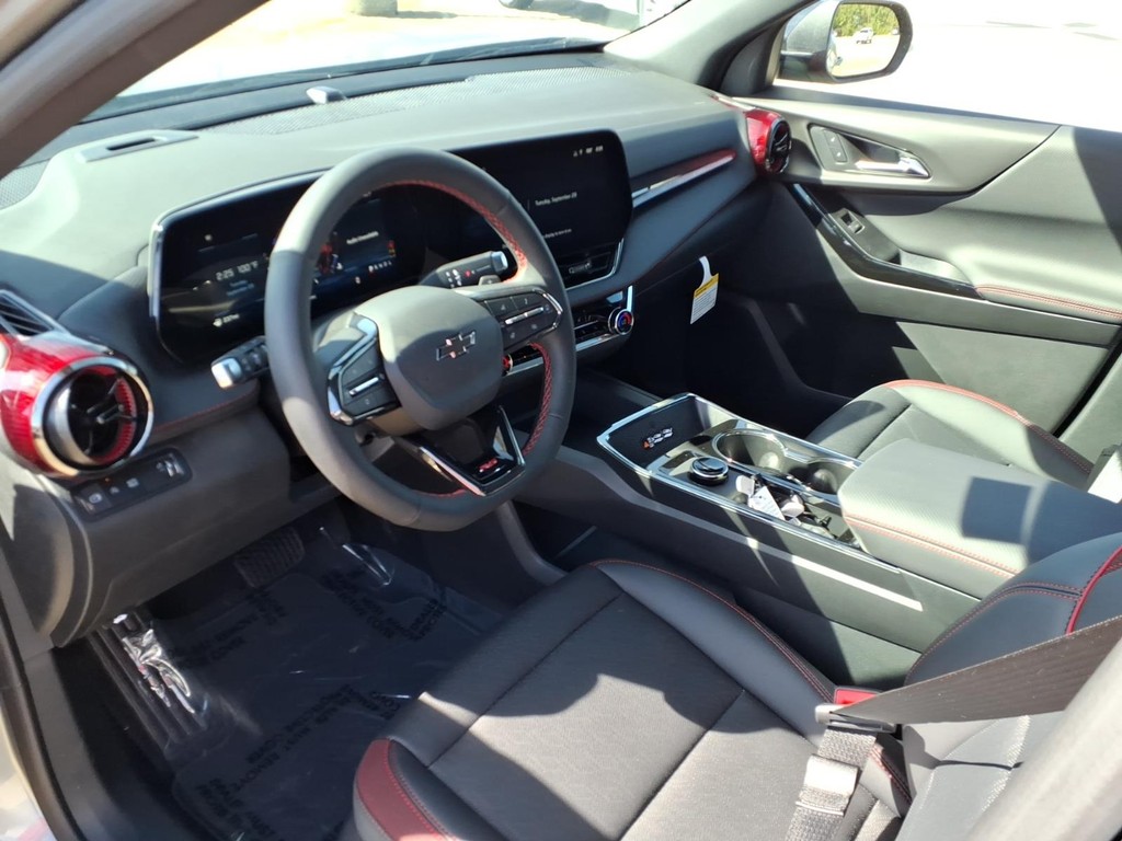 Chevrolet Equinox Vehicle Full-screen Gallery Image 11