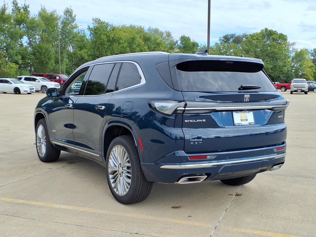 Buick Enclave Vehicle Full-screen Gallery Image 3