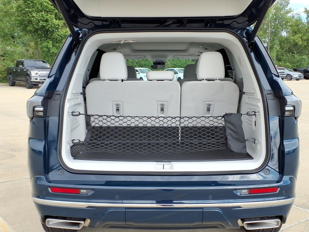 Buick Enclave Vehicle Full-screen Gallery Image 5