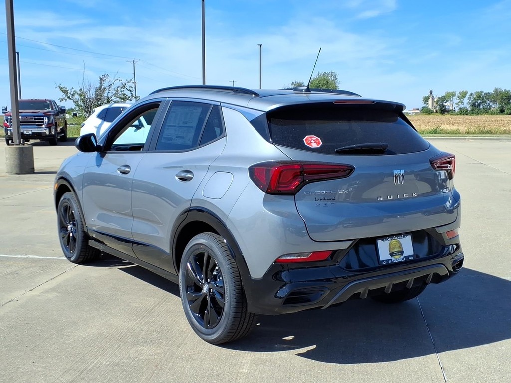Buick Encore GX Vehicle Full-screen Gallery Image 3