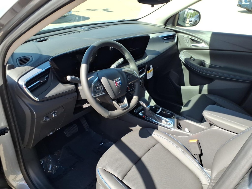 Buick Encore GX Vehicle Full-screen Gallery Image 11