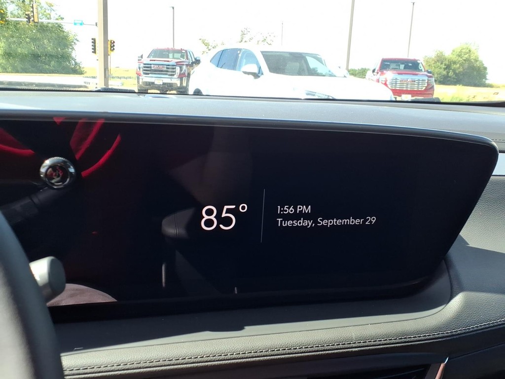 Buick Encore GX Vehicle Full-screen Gallery Image 12