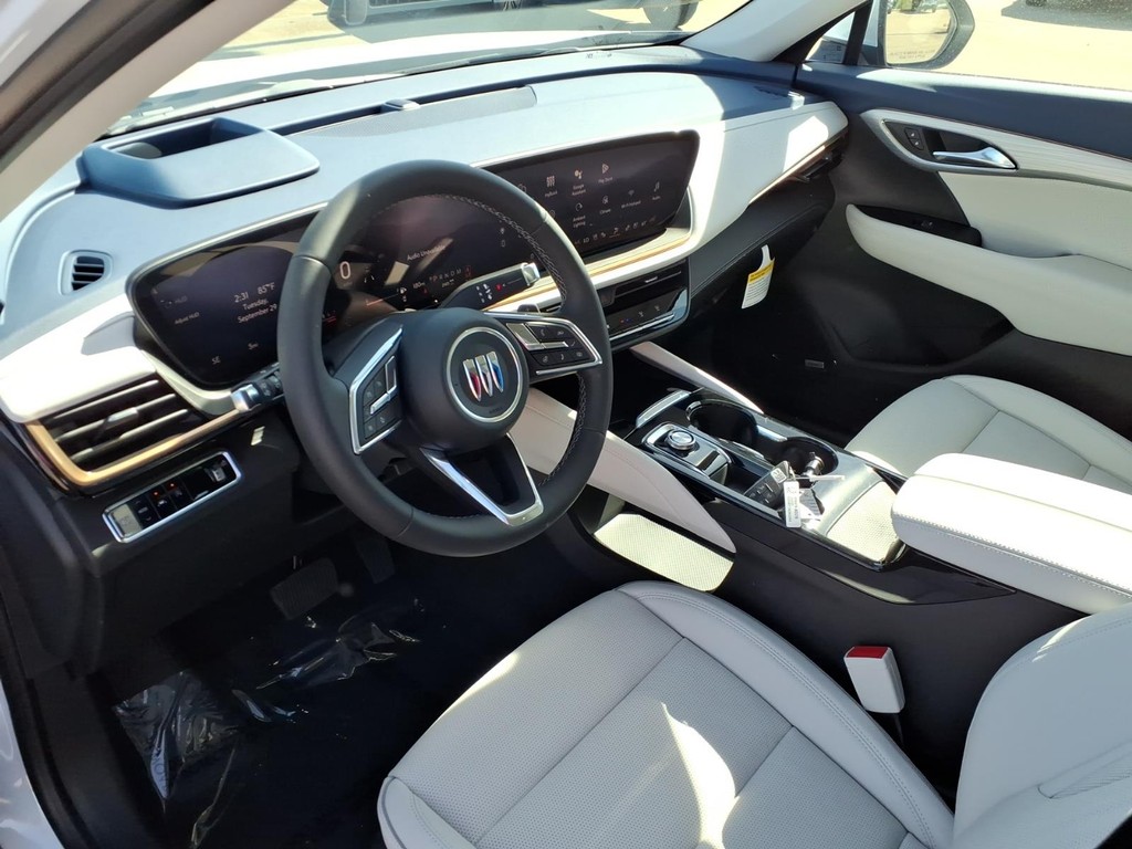 Buick Envision Vehicle Full-screen Gallery Image 11