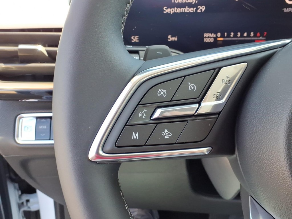 Buick Envision Vehicle Full-screen Gallery Image 16