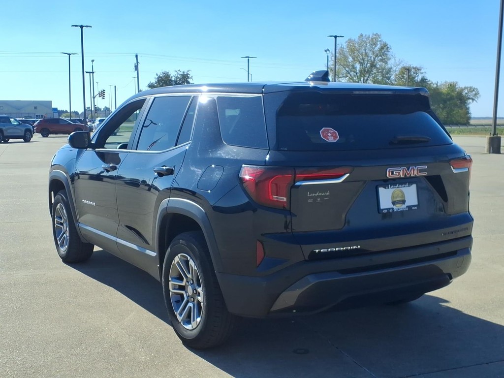 GMC Terrain Vehicle Full-screen Gallery Image 3