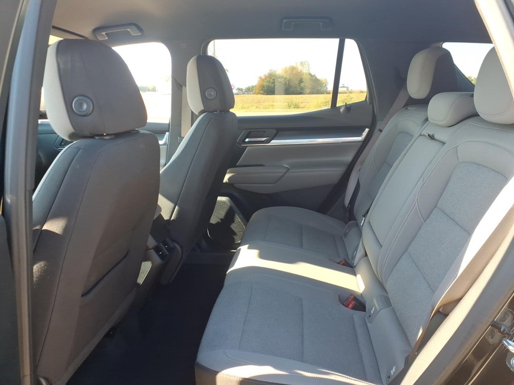 GMC Terrain Vehicle Full-screen Gallery Image 6