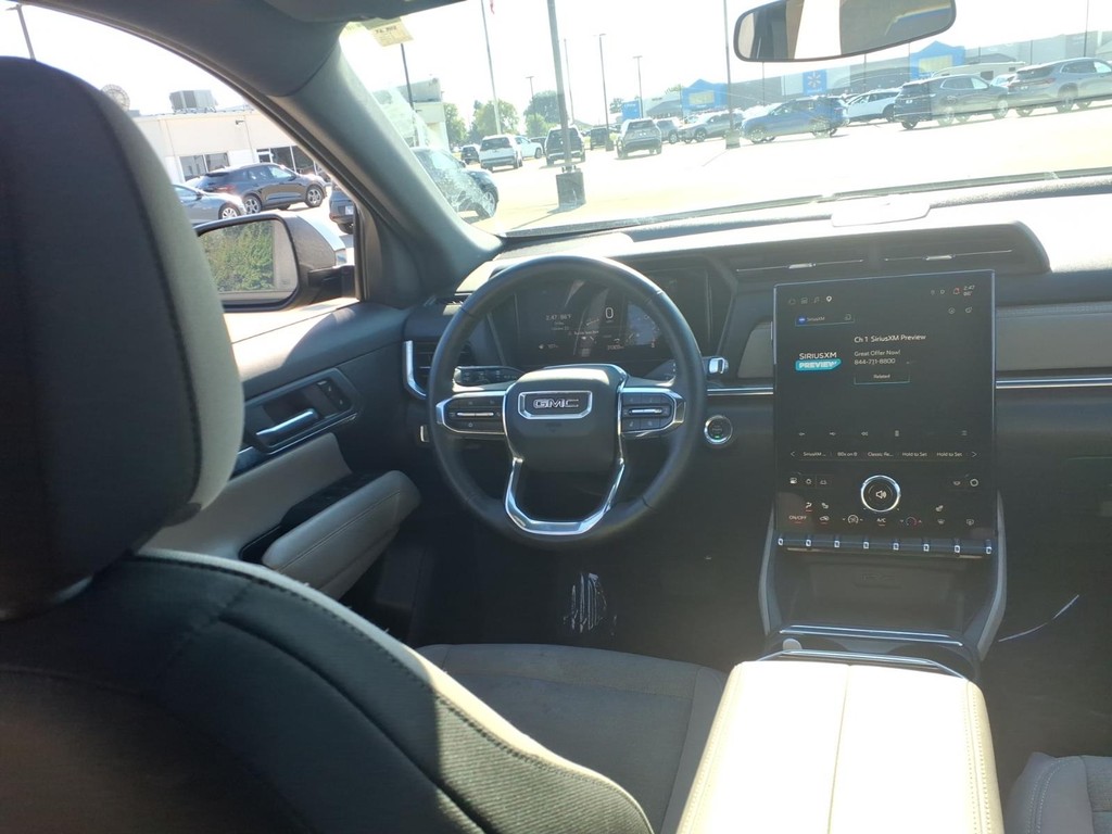 GMC Terrain Vehicle Full-screen Gallery Image 9