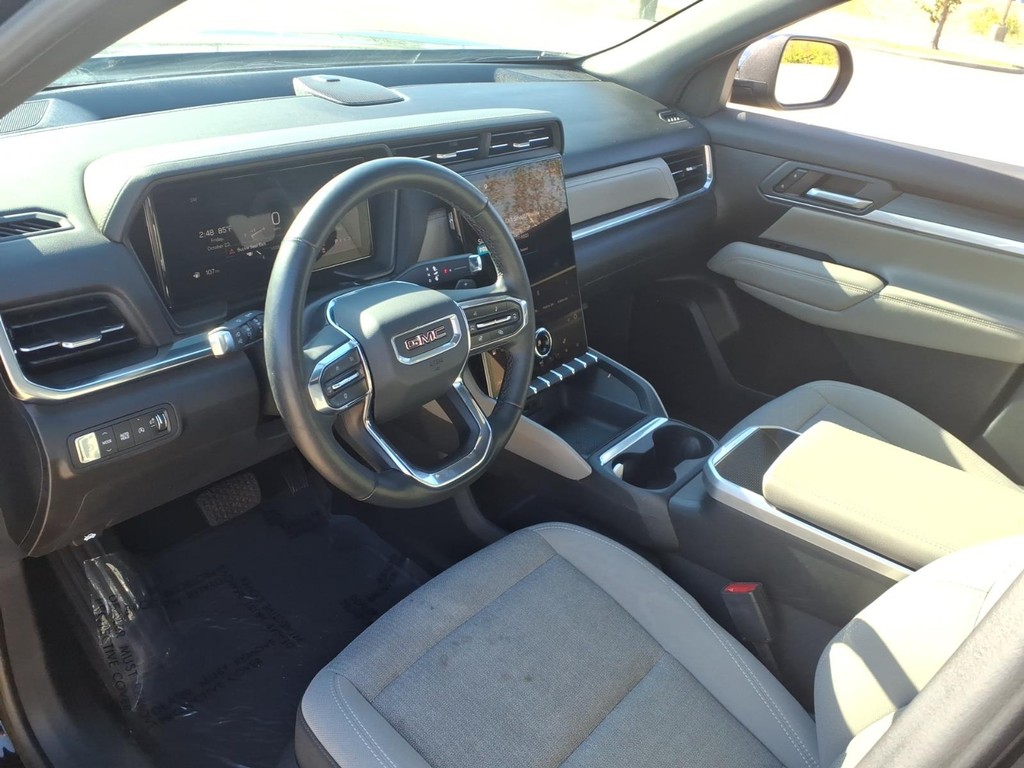 GMC Terrain Vehicle Full-screen Gallery Image 11