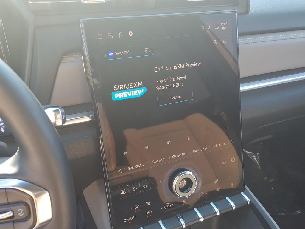GMC Terrain Vehicle Full-screen Gallery Image 12