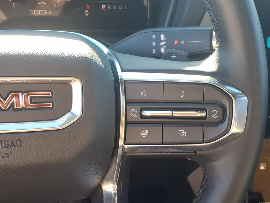 GMC Terrain Vehicle Full-screen Gallery Image 15