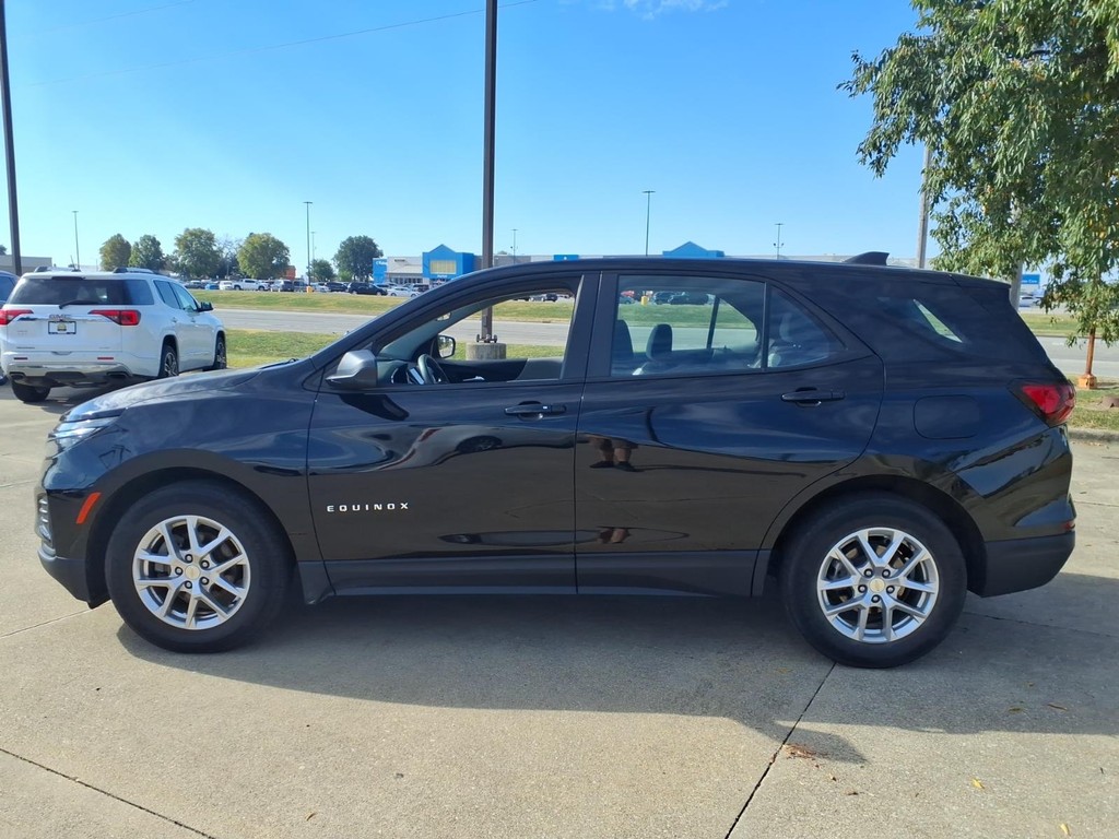 Chevrolet Equinox Vehicle Full-screen Gallery Image 2