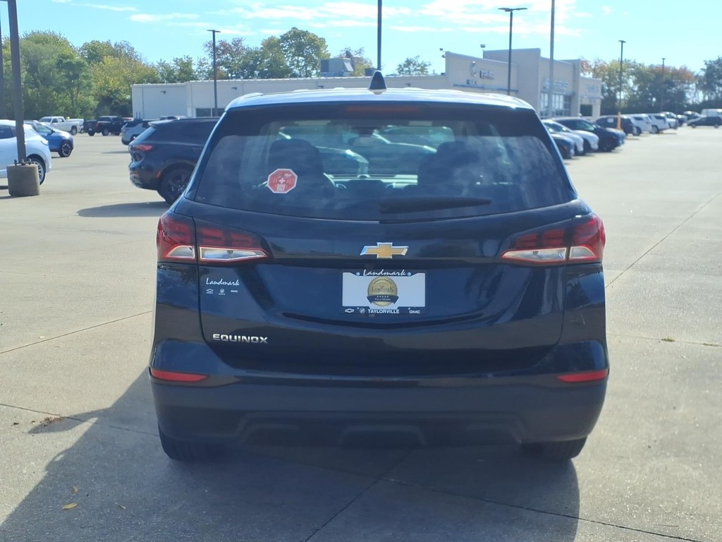Chevrolet Equinox Vehicle Full-screen Gallery Image 4