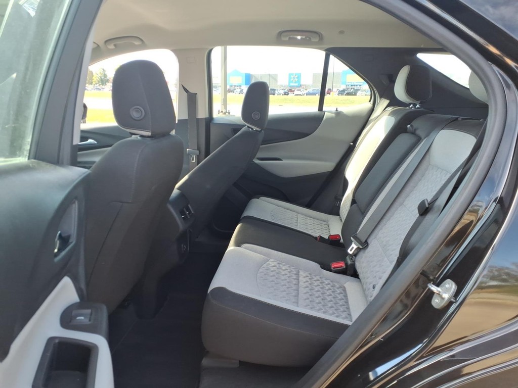 Chevrolet Equinox Vehicle Full-screen Gallery Image 6