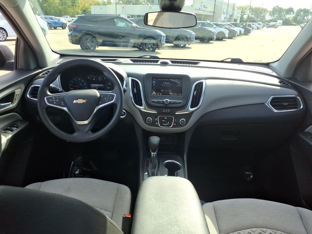 Chevrolet Equinox Vehicle Full-screen Gallery Image 7
