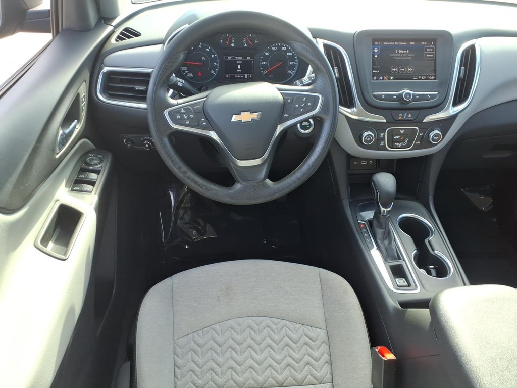 Chevrolet Equinox Vehicle Full-screen Gallery Image 10