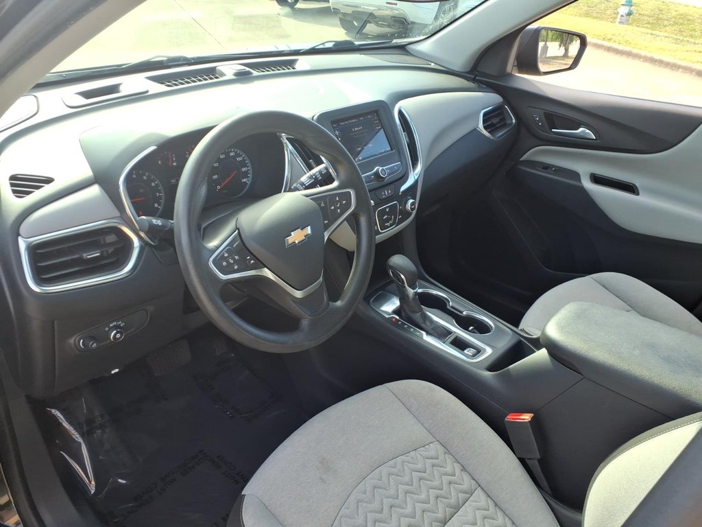 Chevrolet Equinox Vehicle Full-screen Gallery Image 11