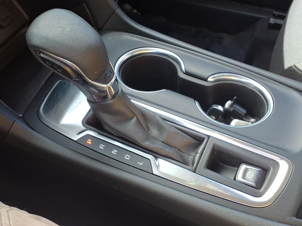 Chevrolet Equinox Vehicle Full-screen Gallery Image 15